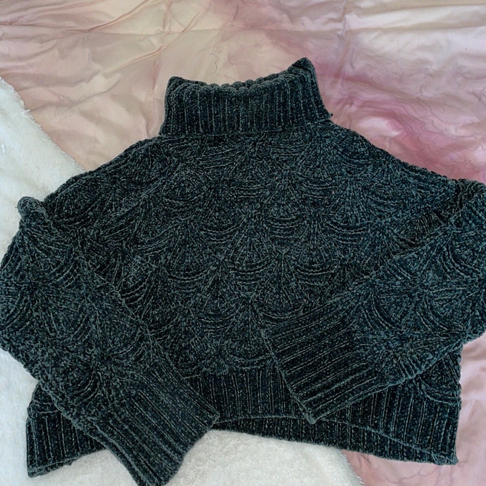 Cropped sweater